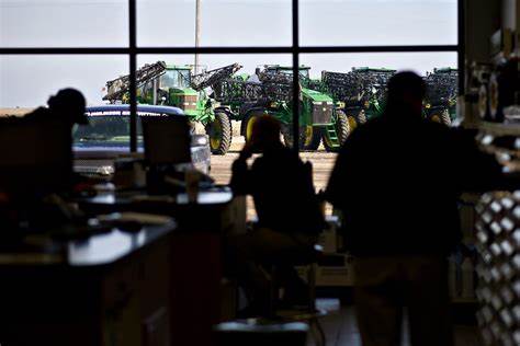 Grim outlooks take over results as tariff disruptions surface