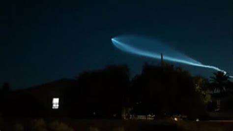 Night sky 'bleeds' over Arizona after SpaceX rocket punches a hole in the atmosphere. Here's why