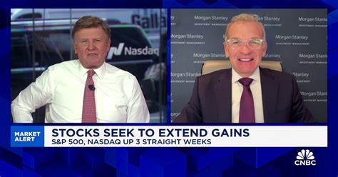 Morgan Stanley's Slimmon Says He's More Cautious on Stocks