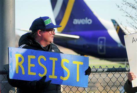 Campaign Against Avelo Airlines over ICE Deportation Flights Sets Off Fight