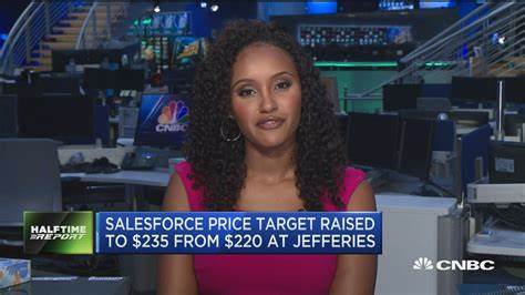 Jefferies Raises AutoZone Price Target to $4,255 Despite Earnings Miss