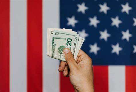 U.S. economy is experiencing ‘death by a thousand cuts’, says Deutsche Bank, as confidence in national debt management erodes