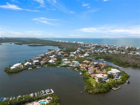 Southwest Florida is now seeing properties languishing on the market for months — what’s behind this trend
