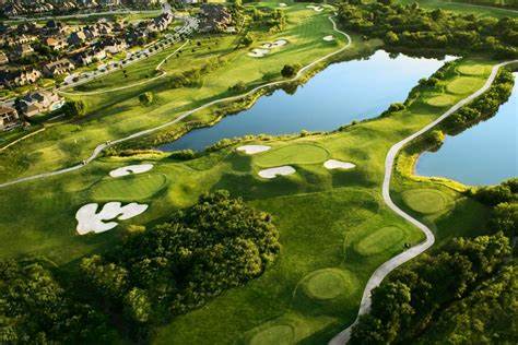 Golf Course Living Linked to Higher Parkinson's Risk?