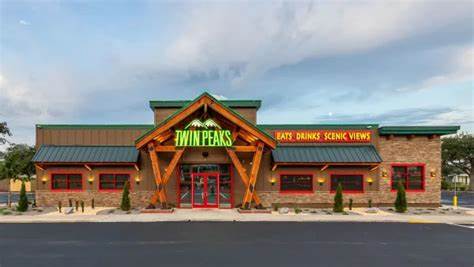 Twin Hospitality Group hires CPK vet as CEO