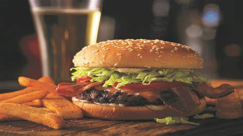 Red Robin Gourmet Burgers sees rise in Q1 2025 total revenue