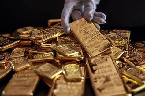 Gold Dips, US Dollar Climbs Amid Iran-Israel Conflict - Watcher Guru