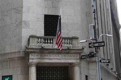 Stocks rally and oil dips after report says Iran is looking to de-escalate its conflict with Israel