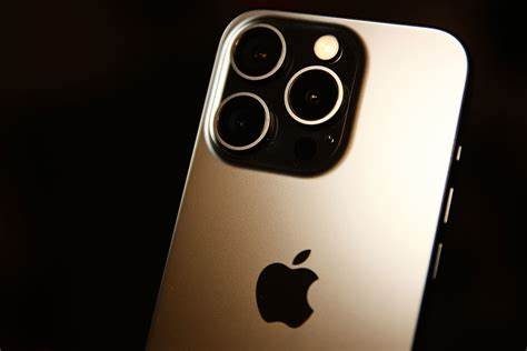 Apple sends spyware warnings to iPhone users in 100 countries