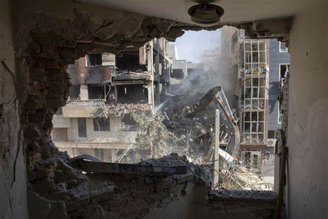 Wall Street’s Momentum Machine Faces a Middle East Stress Test