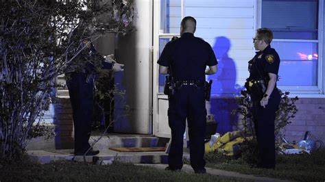 MPD: Man strikes roommate with a machete - Yahoo! Voices