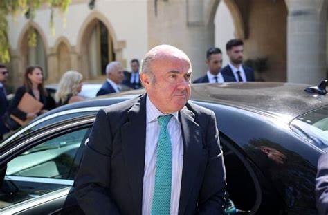 ECB relaxed about euro strength, risk of too low inflation, de Guindos says