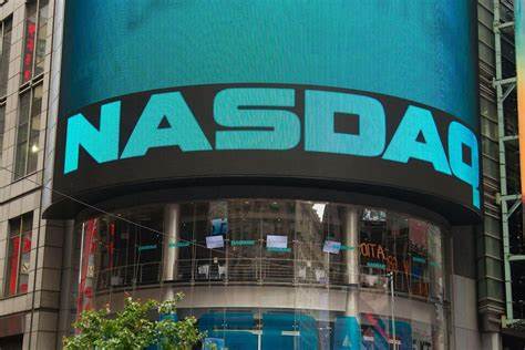 Two bullish signs: S&P 500 tips positive for the year and the Nasdaq sees a successful IPO