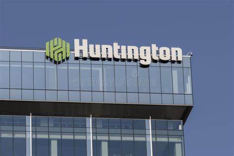 Huntington makes commercial banking push in Florida