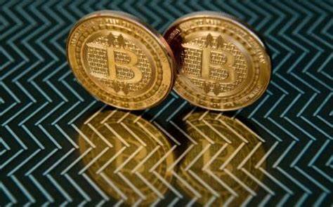 What Is Bitcoin, Exactly? [+ Is This Cryptocurrency The “New Gold”?]