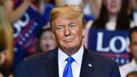 Donald Trump's World Liberty Financial Token Sales Hit $220M In First Hour, Website Faces Multiple Outages - Benzinga