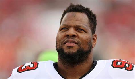 Investor And NFL Player Ndamukong Suh Explains Why Solana Is Better Than Ethereum - Moguldom