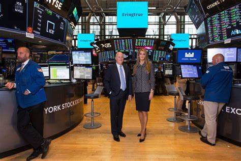 The NYSE’s Owner Wants to Bring Bitcoin to Your 401(k). Are Crypto Credit Cards Next? - Fortune