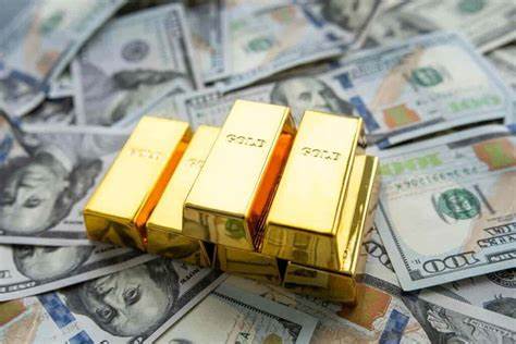 If You Invested $1,000 in Gold 1 Year Ago, Here’s How Much You’d Have Today