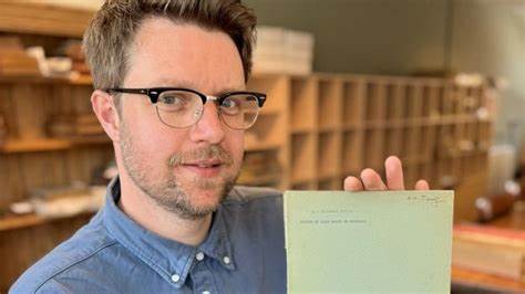 Alan Turing's scientific papers sell for 'record' £465,000