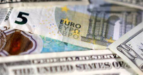 Dollar keeps losing market share but euro slow to benefit: ECB study
