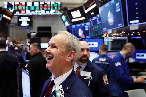 The Dow jumps 450 points as a strong jobs report has Trump calling for interest rate cuts again