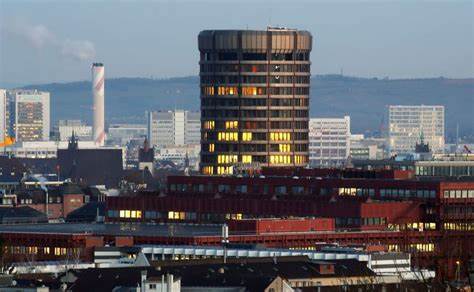 BIS urges governments to curb 'relentless' rise in debt