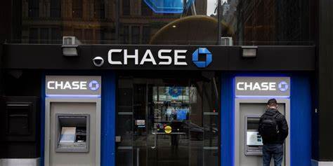 Some US banks explore venturing into crypto with joint stablecoin, WSJ reports