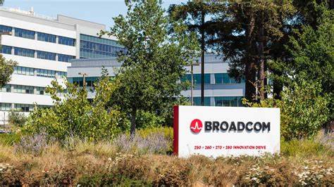Mizuho Lifts Broadcom Target Amid Strong AI Market Prospects
