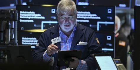 Global Markets Rise, U.S. Futures Flat After Tech-Led Rally