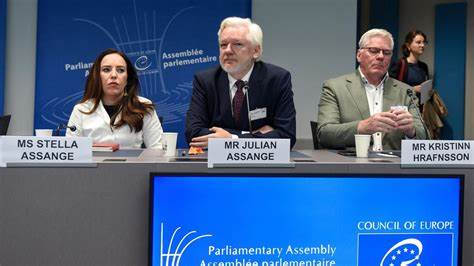 Assange hält Rede vor dem Europarat