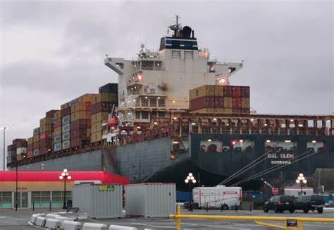 How the port strike might affect grocery prices, Helene rescue and recovery kicks into gear, Oasis announces North America tour - Yahoo! Voices
