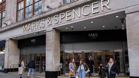 M&S online disruption a 'bruise' to reputation, analyst says