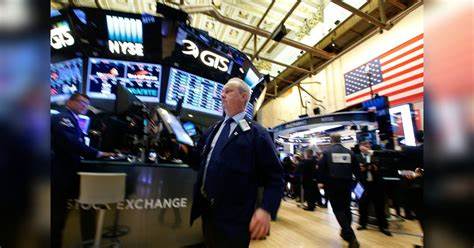 Fed meeting in focus as investors seek rate-path hints