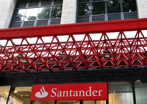Santander Brasil's net profit up in Q1 despite 'challenging' macro scenario