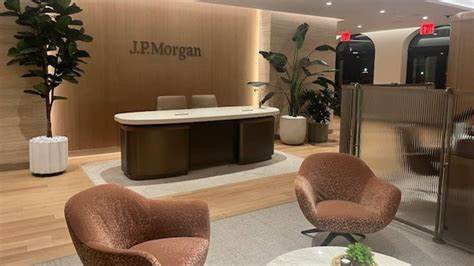 JPMorgan Chase is heading upmarket to woo America’s millionaires