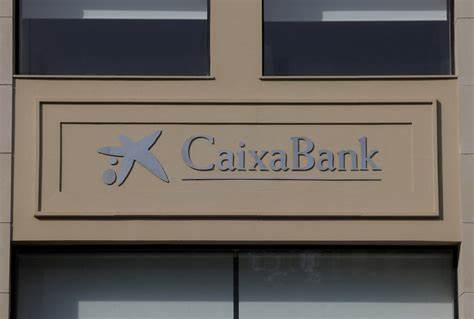 Spain's Caixabank sees lower lending income in 2025