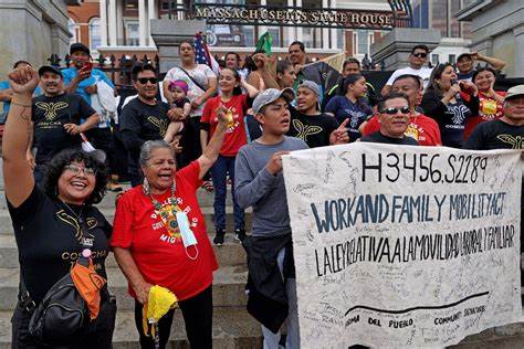 No, California didn’t pass a law allowing undocumented immigrants to register to vote