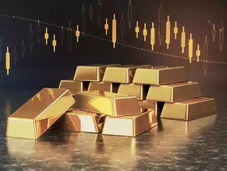Gold Slides as Dollar Climbs on Trump’s Trade Framework With UK