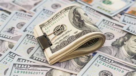 This Is How Much Cash People Keep in the Bank in Your State