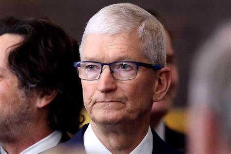 Judge says CEO Tim Cook 'chose poorly' as Apple ignored App Store order