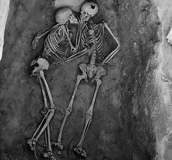 Forever promises to preserve photos, files 100 years beyond death