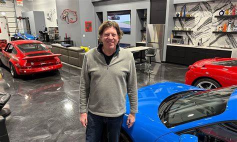'Garage Mahals' Are Driving Neighbors Nuts