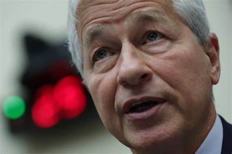 JPMorgan Chase Reiterates 2025 Net Interest Income Forecast of $94.5 Billion. Stock Slips