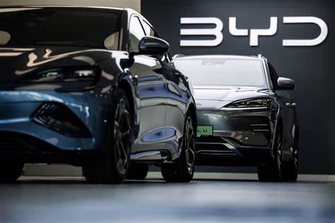 BYD’s HK Shares Hit Record Premium Over Onshore Stock