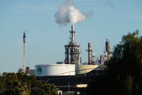 Phillips 66 and Activist Elliott Split Heated Boardroom Battle