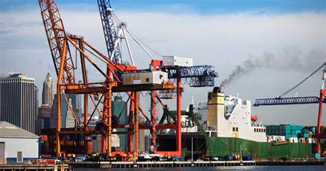 East Coast Port Strike Threatens Economy. But These Stocks May Benefit. - Investor's Business Daily