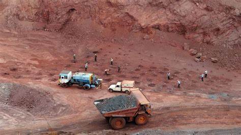 Iron Ore Extends Drop as Demand Concerns Rise, Citi Cuts Targets