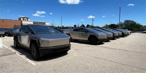 Tesla use of Detroit shopping center lot lands property owner in hot water