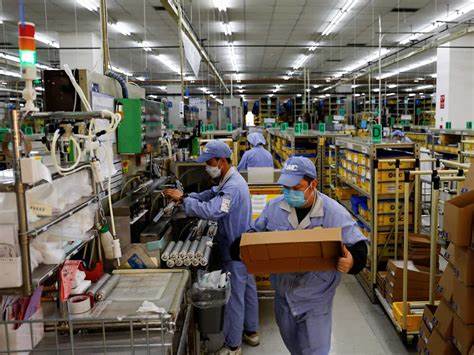China Services Sector Picks Up Slightly Despite Lower Orders